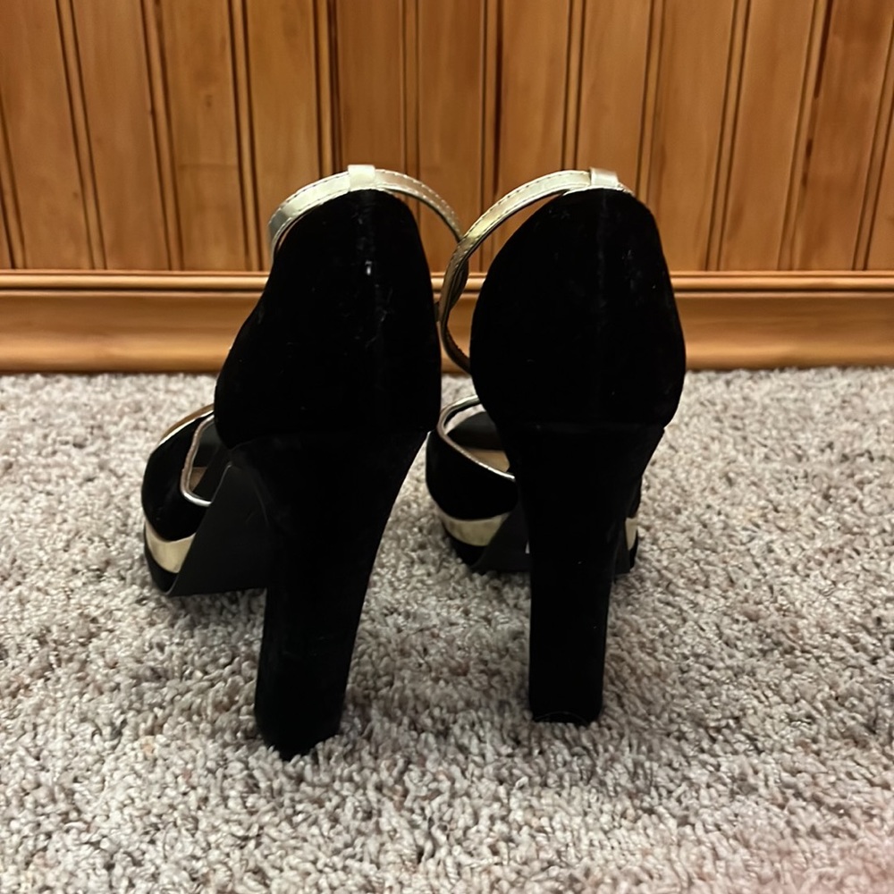 Heels - Picture 3 of 5
